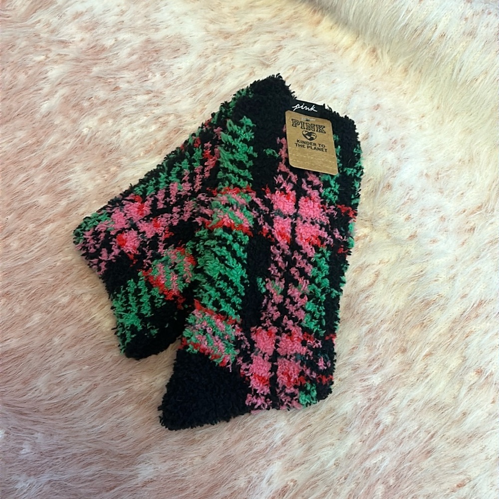 NWT Victoria’s Secret PINK Fuzzy Cozy Socks OS